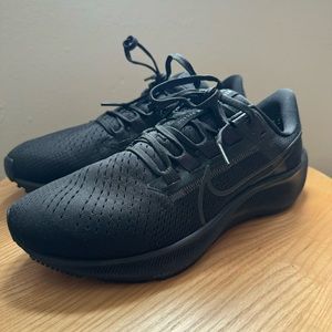 NIKE Air Zoom Pegasus 38